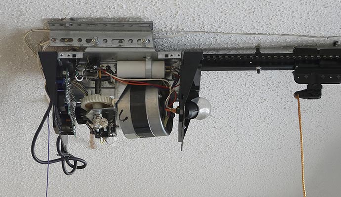 Garage door opener internal part
